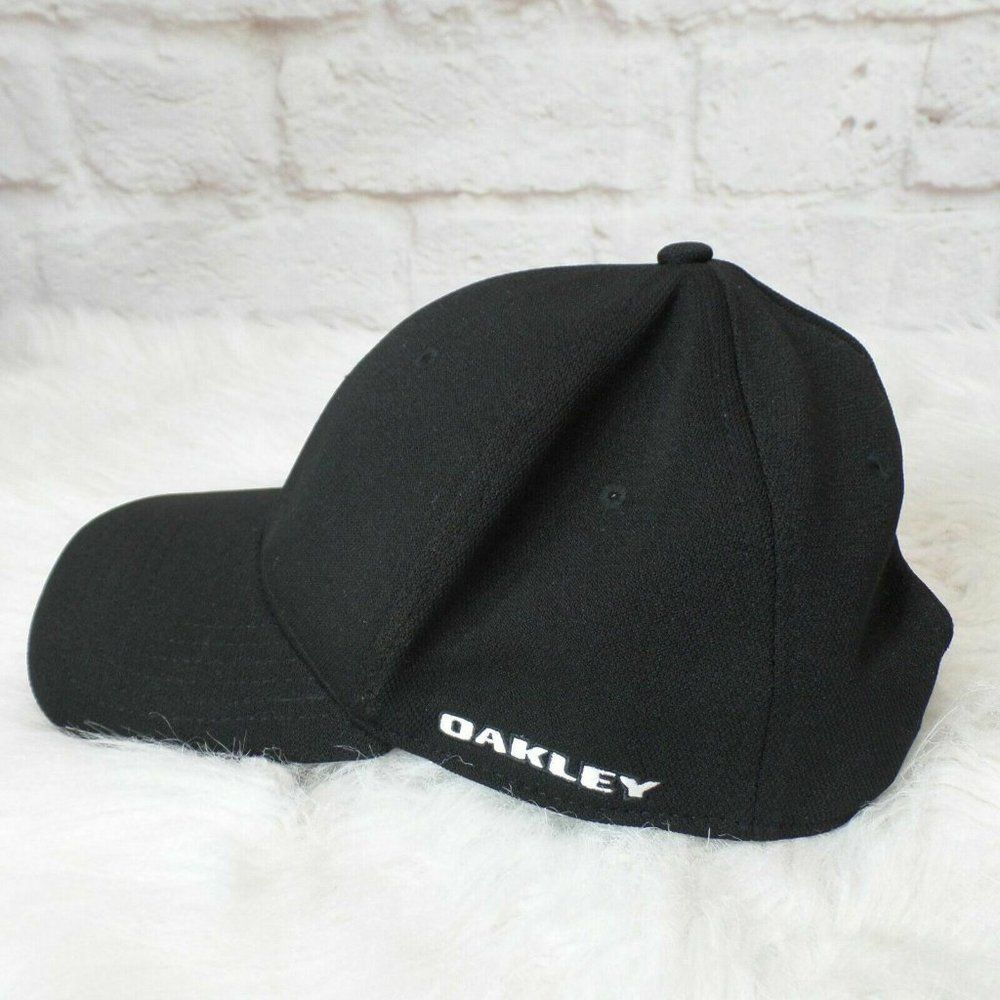 Oakley Hat - Hydrolix Technology - Adjustable - Black - Powercycle MKE Logo